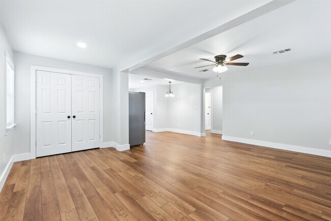 Building Photo - 2311 Brazeal St