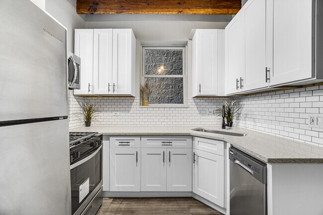 Building Photo - 1817 N Honore St