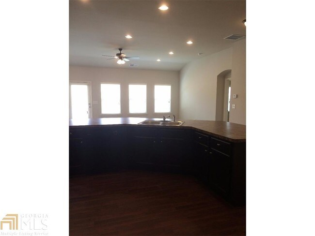 Foto del edificio - 419 Reinhardt Ln