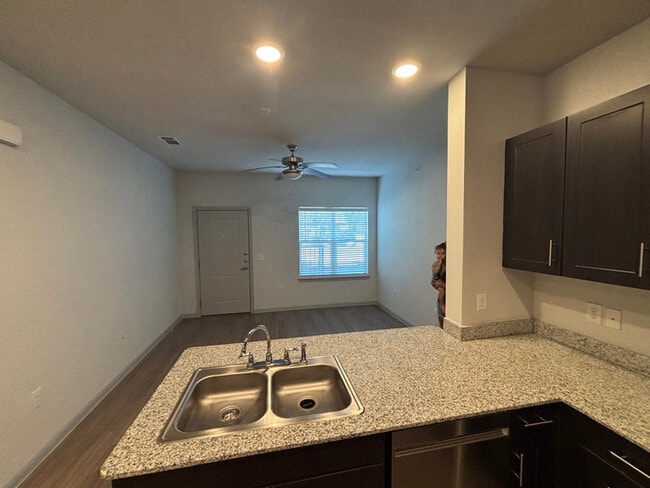 Foto del edificio - 950 FM2001