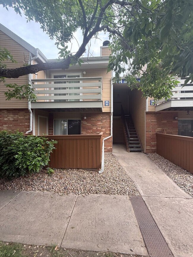 Foto del edificio - 2BR/2BA | Newly Renovated Condo| Nice views of grassy area | Community Pool!