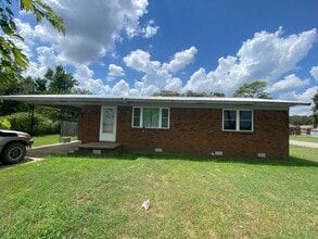 Building Photo - 300 S Crossroads