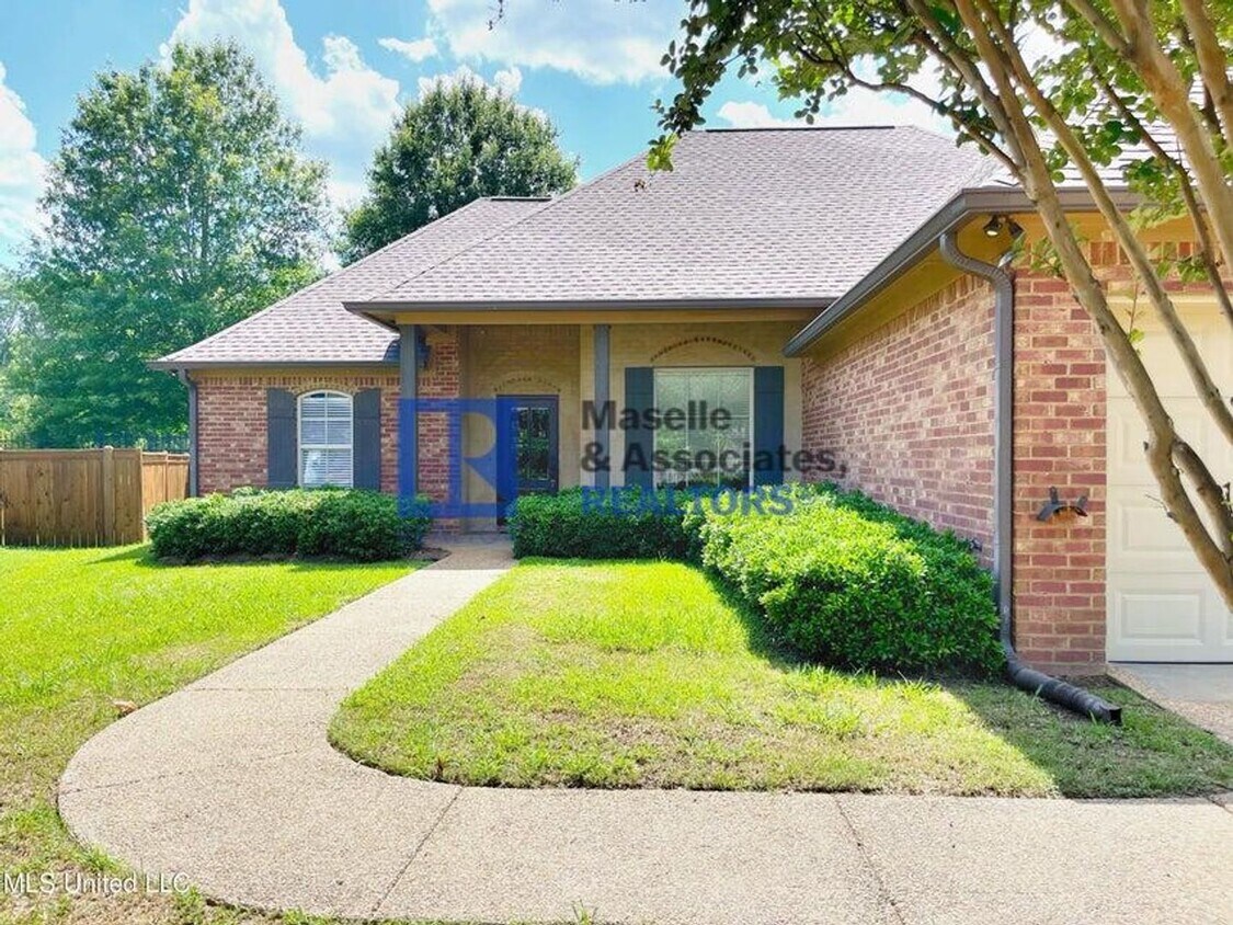 Primary Photo - 3 bedroom/2 bath house in 042 Brandon!