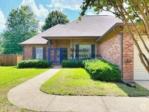Building Photo - 623 Chambord Dr