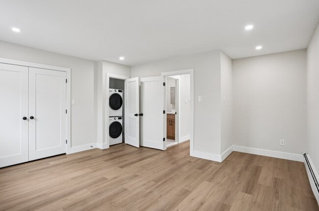 Building Photo - Petoni Apartments