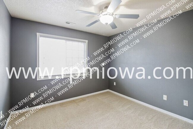 Foto del edificio - 495 SE Sagewood Cir