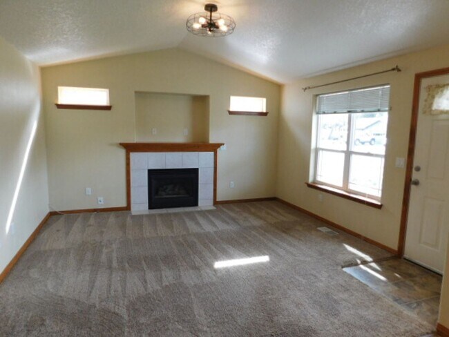 Foto del edificio - 2Bd/1.5Ba Single Story House - Available t...