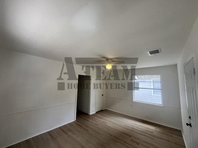 Building Photo - 108 Tillison St