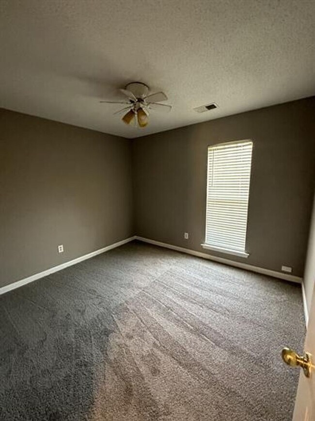 Foto del edificio - Charming 3-Bedroom Home in Cordova – Styli...