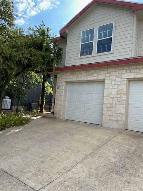 Letter "B" - entrance - 107 S Laurelwood Dr