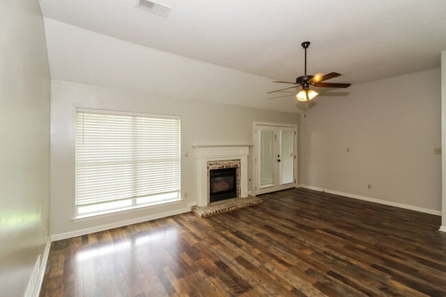 Building Photo - 1676 Sandpiper Cove N