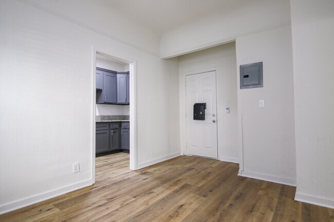 Foto del edificio - Newly Remodeled Studio Apartment