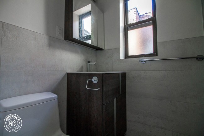 Foto del edificio - 24 3rd St