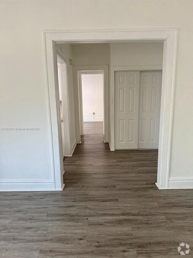 Building Photo - 114 Antilla Ave