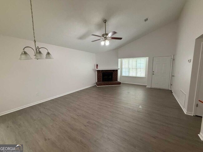 Building Photo - 7799 Park Ln