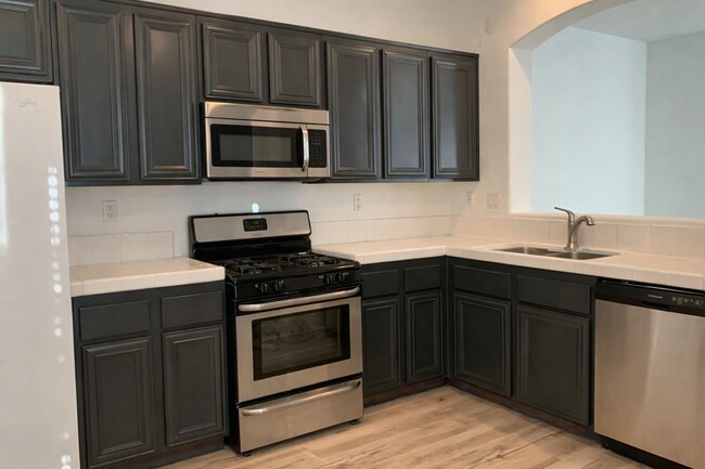 Foto del edificio - 634 Sumner Way