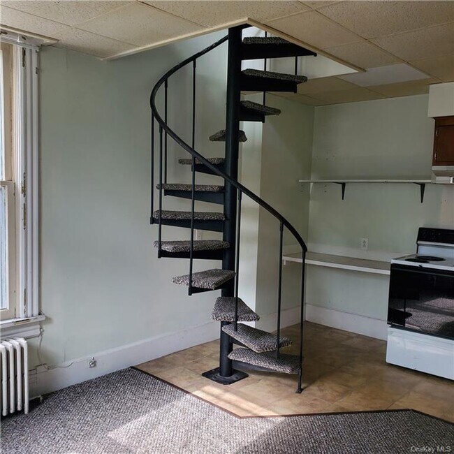 Building Photo - 111 Vineyard Ave