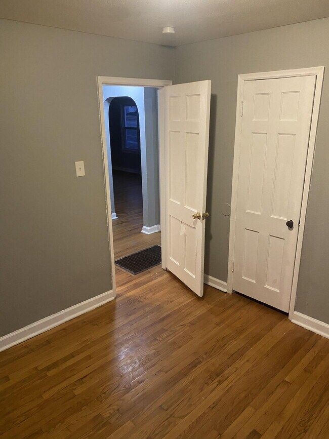 Foto del edificio - Charming 3 Bed, 1 Bath Bungalow in Berkley - Section 8 Preferred