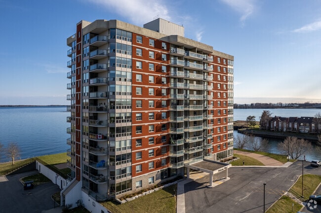 Building Photo - Richardson Wharf