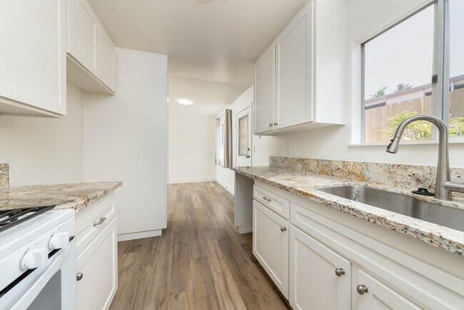 Building Photo - Nicely Updated Home in Oceanside!