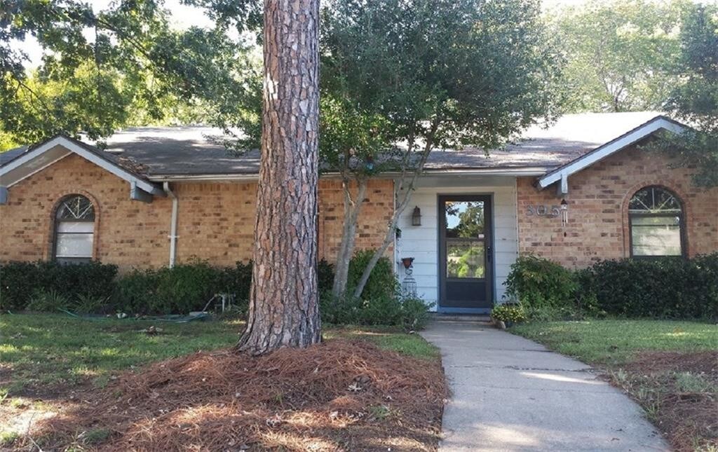 Primary Photo - 305 Colonel Dr