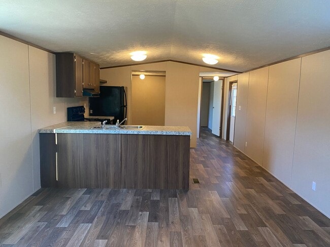 Building Photo - 102 Claude Simmons Rd