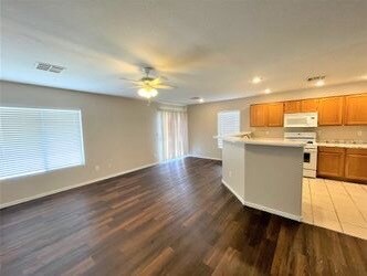 Building Photo - 3118 Fern Crest Ave