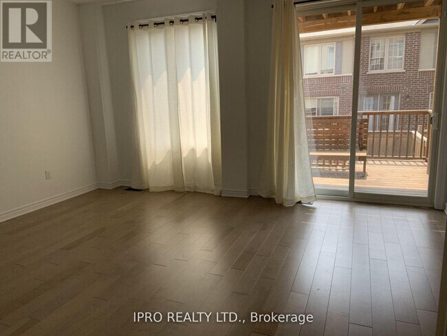 Building Photo - 382 Belcourt Cmn