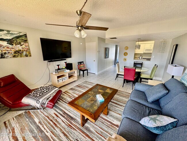 Foto del edificio - 7101 Ridgewood Ave