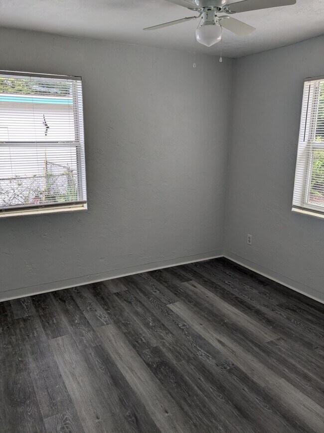 Building Photo - 3 bedroom, 1 bathroom Daytona Beach