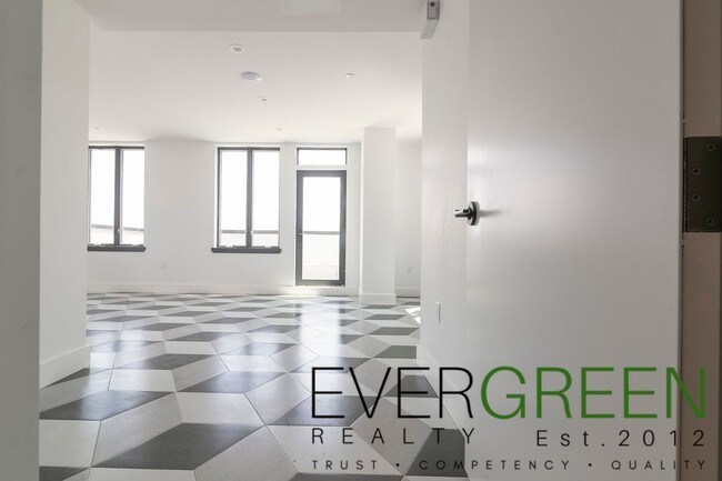 Foto del edificio - 323 E 19th St