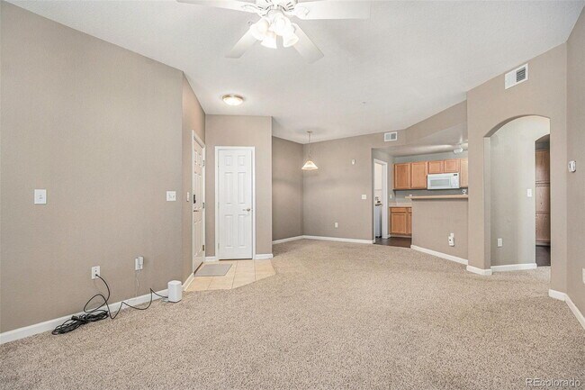 Foto del edificio - Cozy 1-Bedroom Condo Retreat with Fireplac...