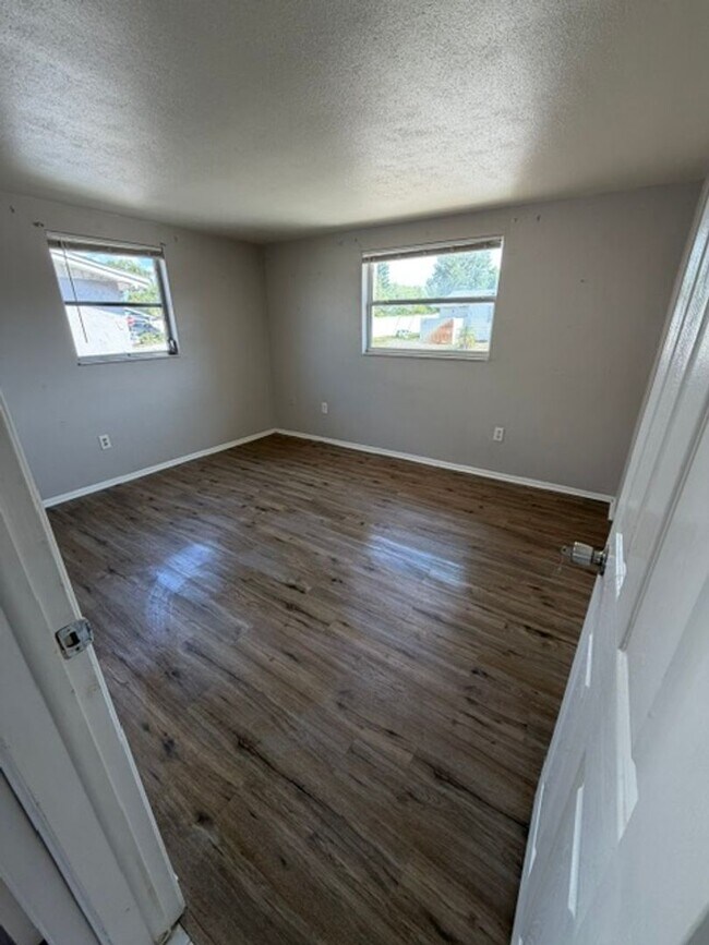 Building Photo - 6935 Twilite Dr