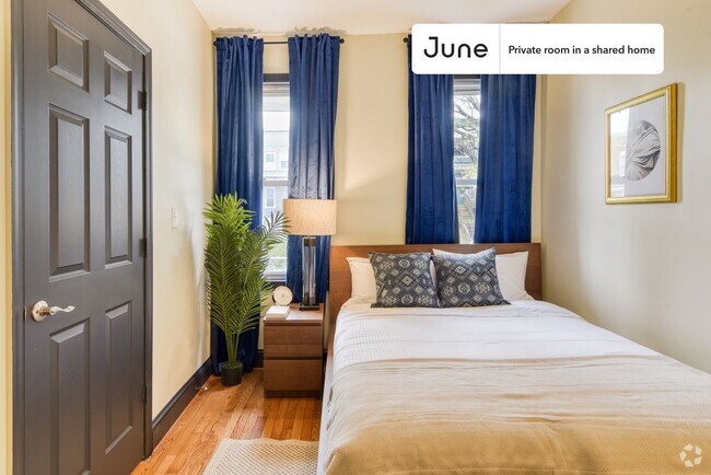 Building Photo - Private bedroom in 5 bed/2 bath Home