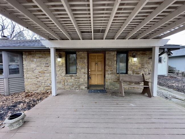 Building Photo - 690 Terrace Lake Rd