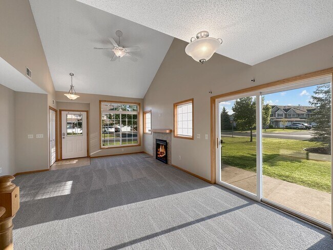 Foto del edificio - 16421 Elm Creek Ln