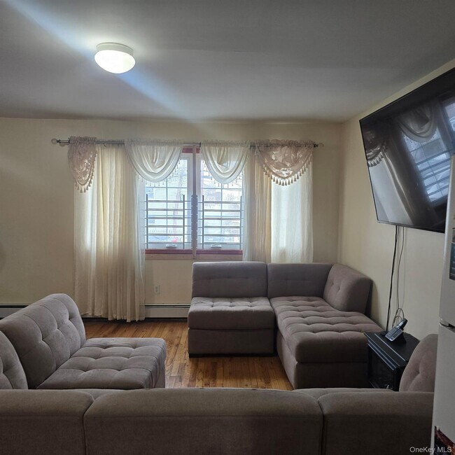 Foto del edificio - 238-12 148th Dr