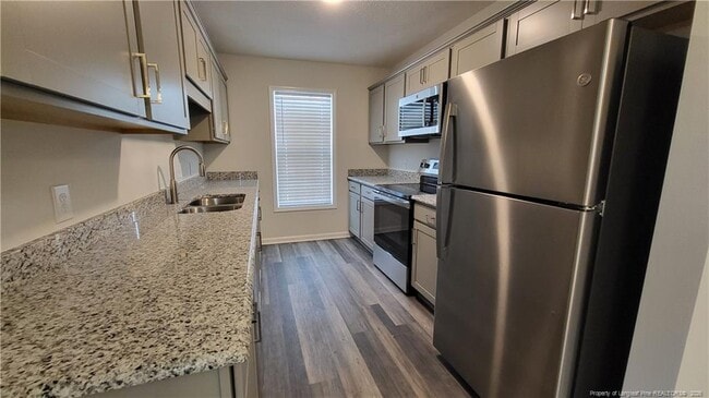 Building Photo - 105 Pineridge Dr