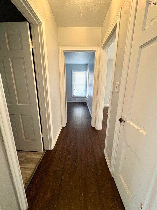 Foto del edificio - 1651 Wilson Ave