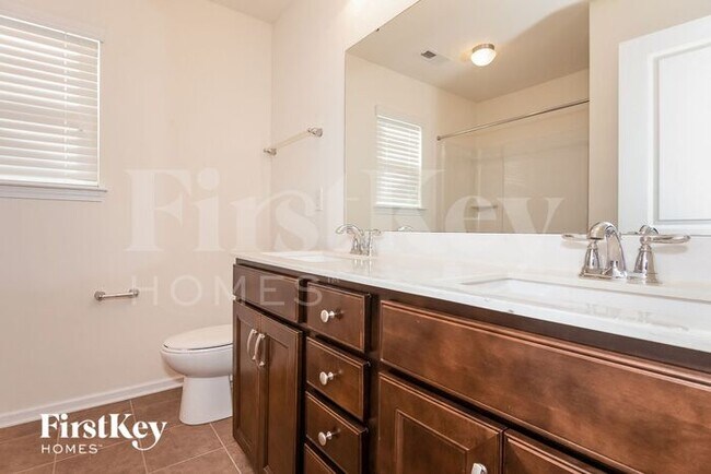 Foto del edificio - 104 Rock Hopper Ln