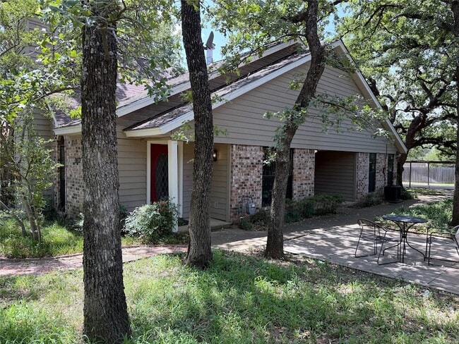 Building Photo - 3412 Timberline Dr