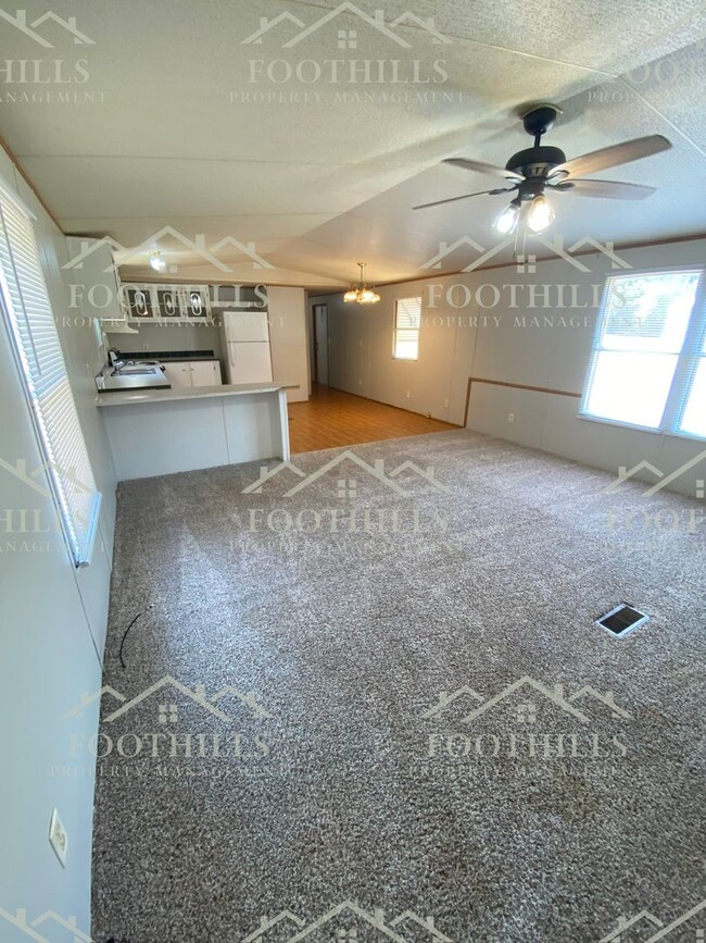 Building Photo - Cozy 2BR/2BA Mobile Home Near Portside Mar...