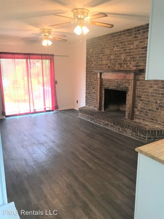 Building Photo - 3 br, 2 bath House - 103 Crest Drive