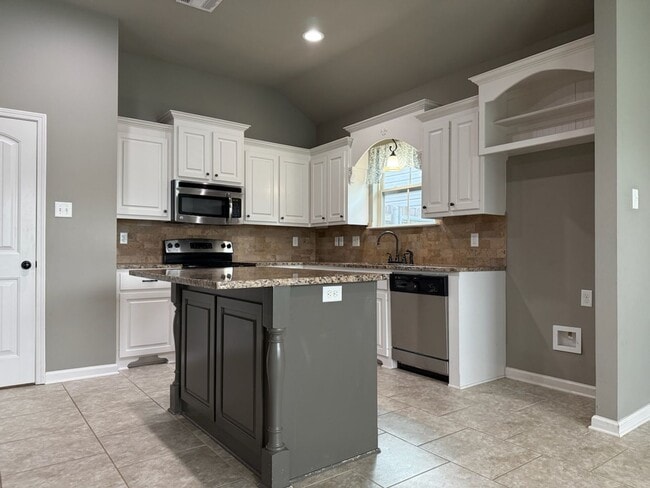 Building Photo - 14438 Tanya Dr