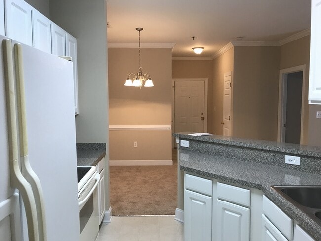 Building Photo - ONE MONTH FREE with an eighteen-month leas...