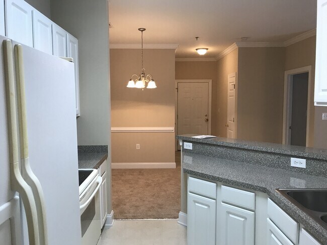 Foto del edificio - ONE MONTH FREE with an eighteen-month leas...