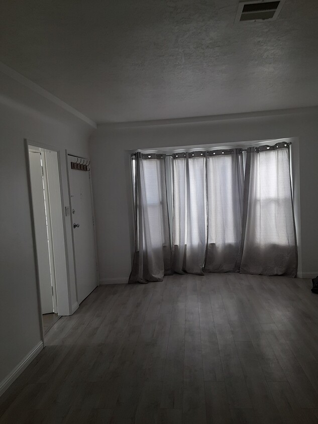 Foto principal - 4967 St Elmo Dr