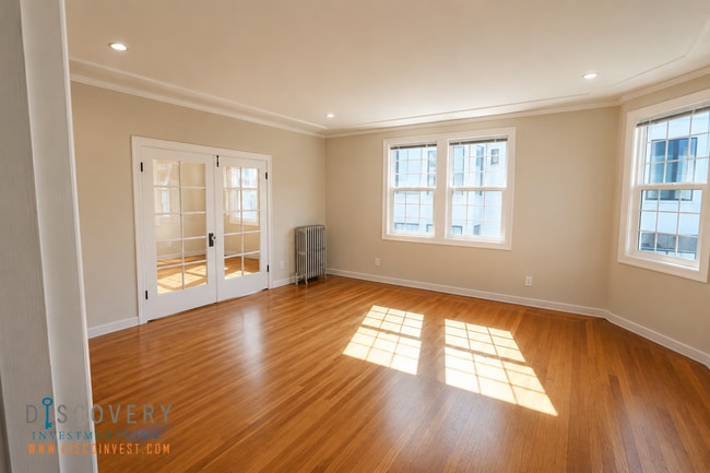 Building Photo - 579 Beacon St
