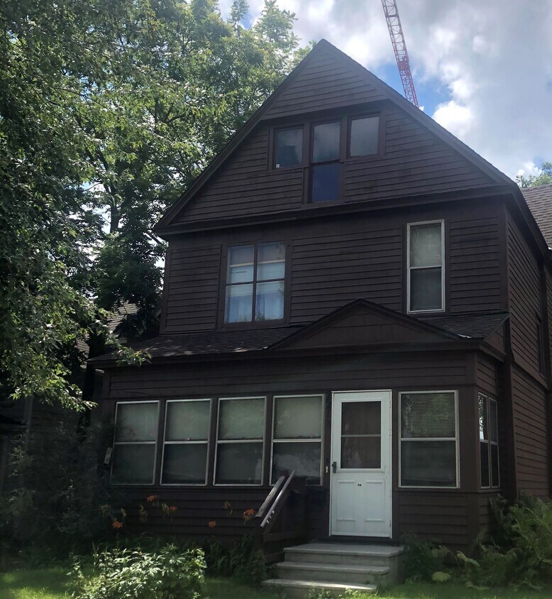 Foto principal - 2212 NE Madison St