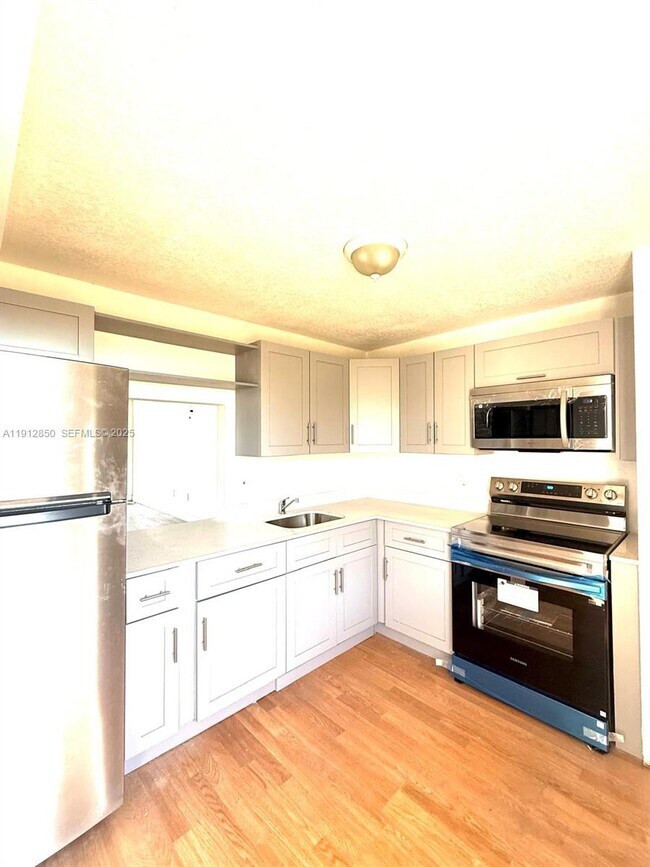 Foto del edificio - 1401 NE 191st St